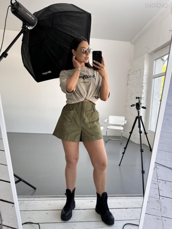 Шорти №2 кольору хакі з глибокими кишенями  фото 1 фото 2